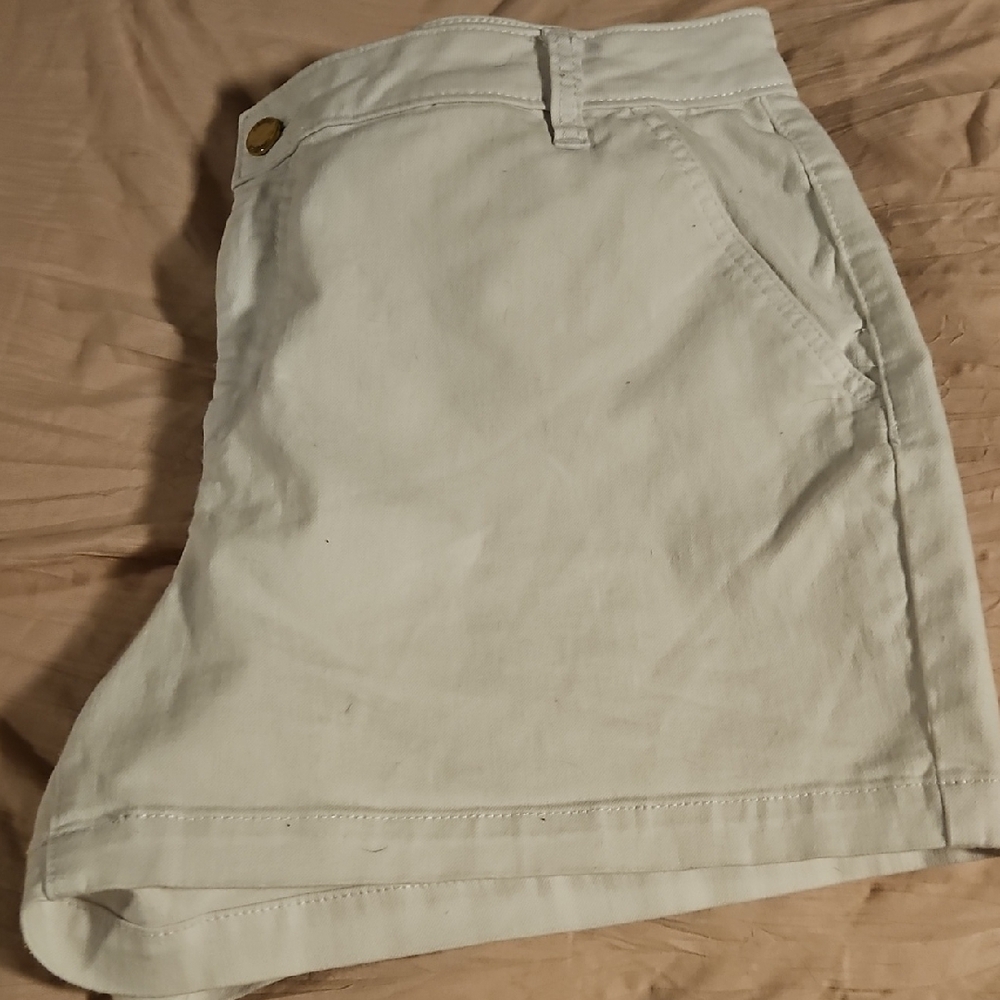 Jennifer Lopez Light Beige Shorts - Picture 4 of 5